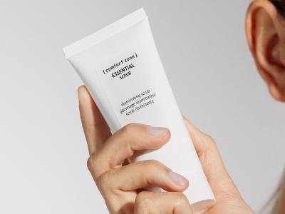 ESSENTIAL SCRUB - Illuminating Scrub